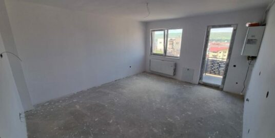 Apartament 3 camere semifinisat în Floresti
