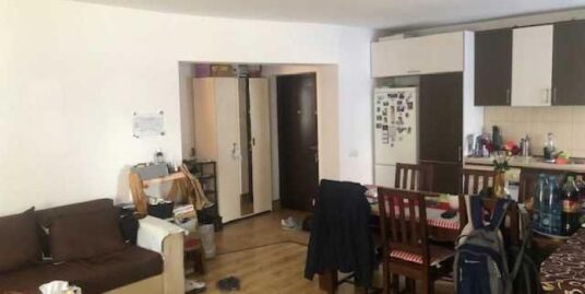 Apartament 2 camere semidecomandat in Floresti
