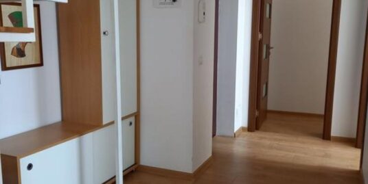 Apartament 4 camere semidecomandat în Baciu