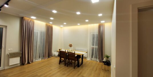 Apartament 2 camere semidecomandat in Floresti