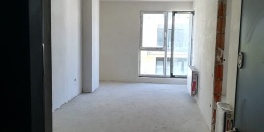 Apartament 1 camera semifinisat în zona semicentrala