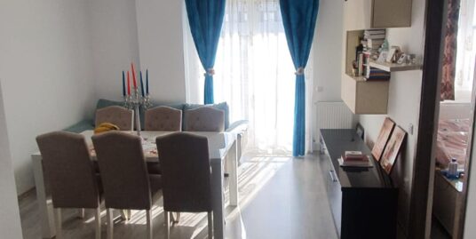 Apartament 3 camere semidecomandat in Ansamblul IRIS